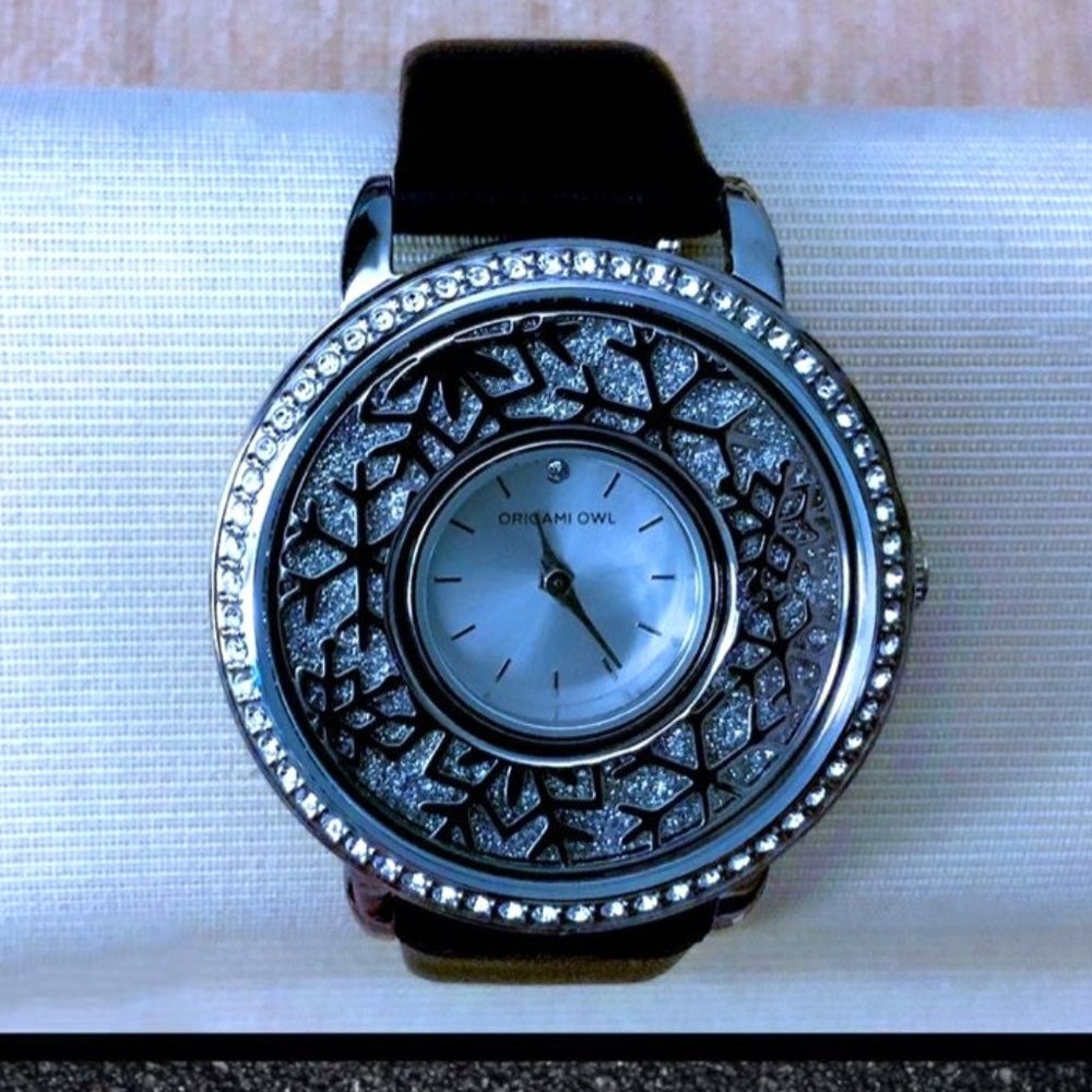 Signature Watch + Snowflake Frame/Charms